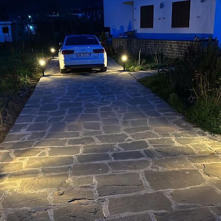 Guesthouse "Shtepia Ime" Përmet エクステリア 写真