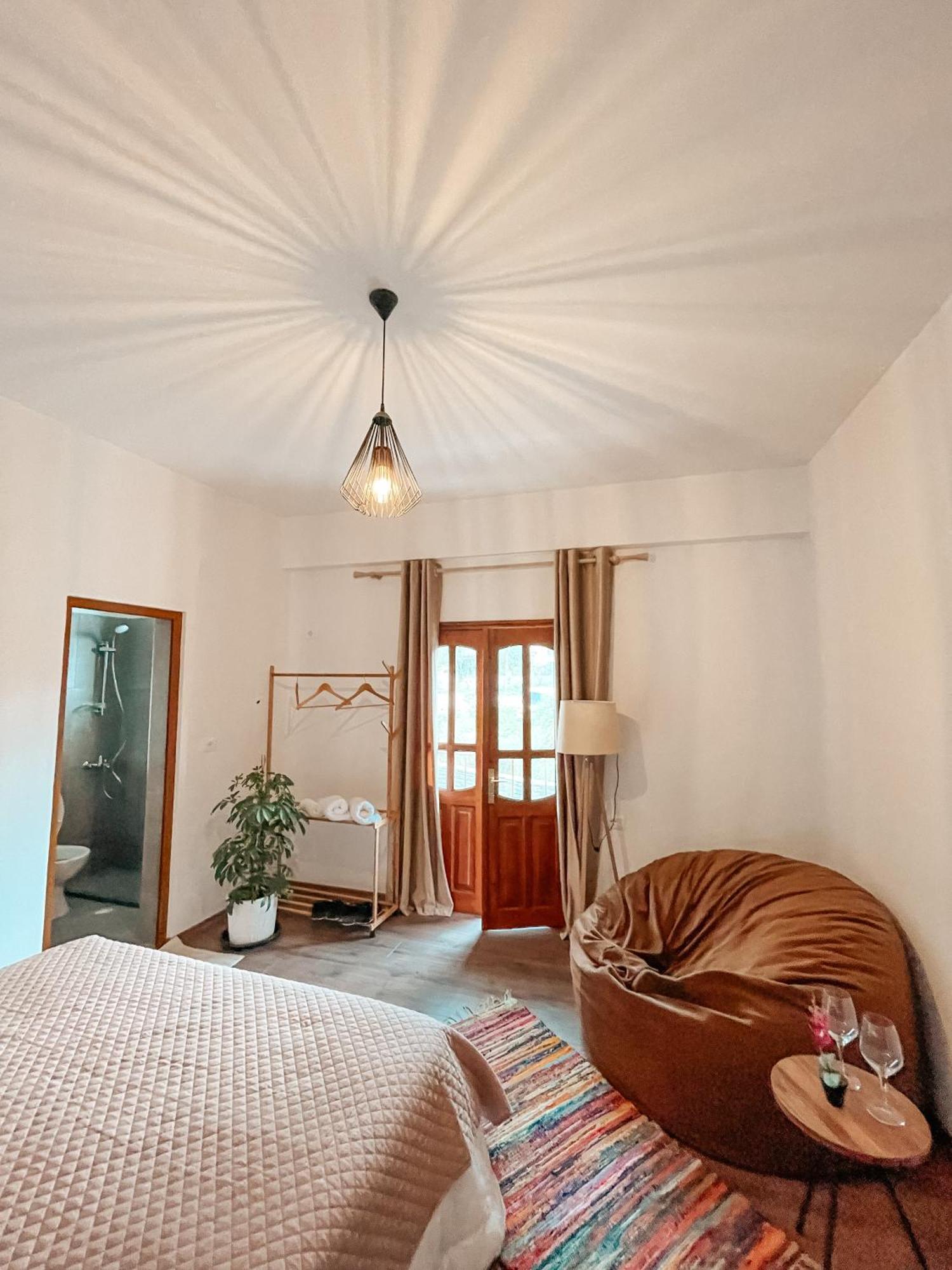 Guesthouse "Shtepia Ime" Përmet エクステリア 写真